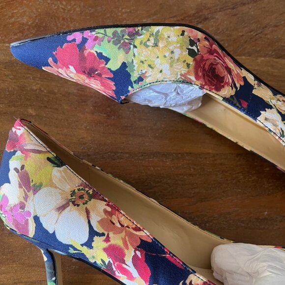Woman's Heels Nine West Arlene 2 Size 7.5 W Floral Print Pumps Heels GUC - Picture 3 of 10